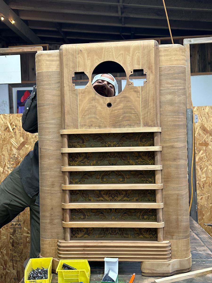 Jukebox cabinet front with steam-bent slats